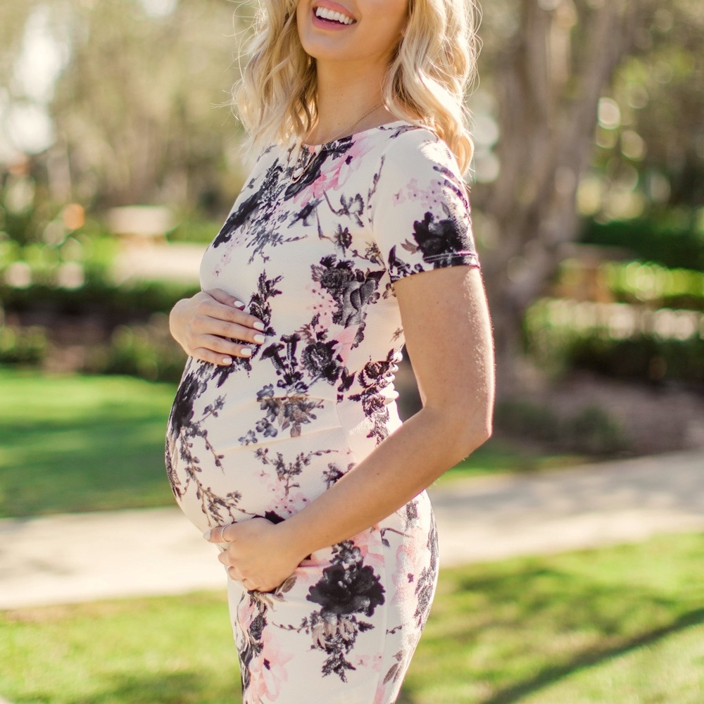 PinkBlush Petite White Floral Maternity Dress: M